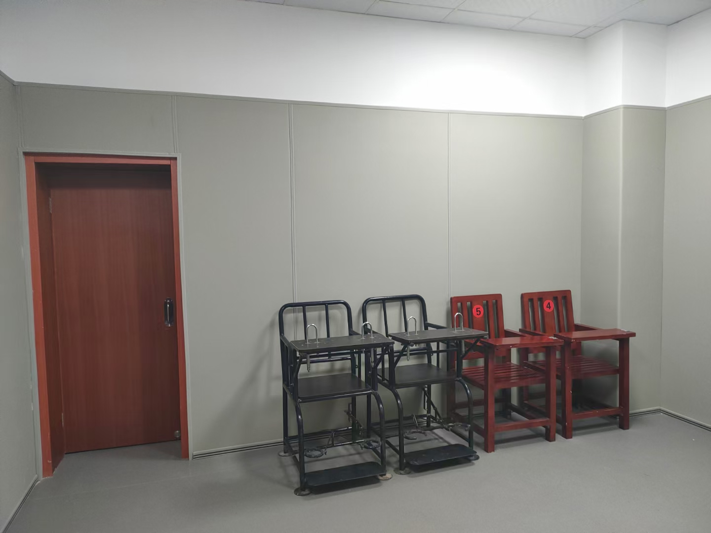 新型纪委防撞软包安装方案和墙面处理